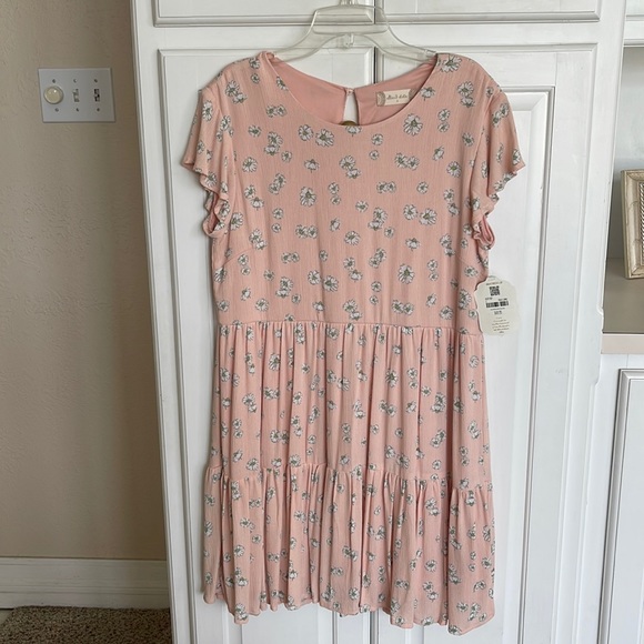 Altar'd State Dresses & Skirts - Altar’d State Peach Dress w/ daisy print Sz Small